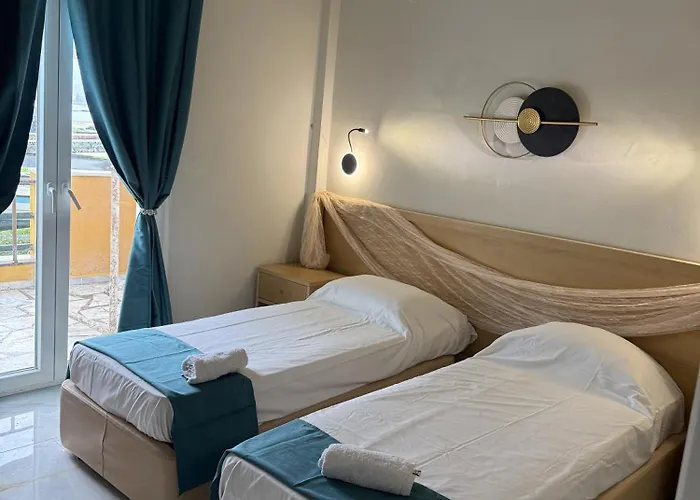 Apartmanhotel Penelope - Luxury Sea Front Guviá