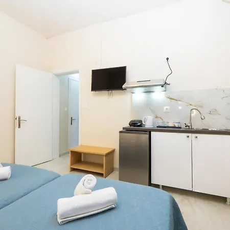 Penelope - Sea Front Studio Apartmanhotel 3*