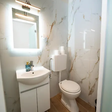 Apartmanhotel Penelope - Sea Front Studio Guviá
